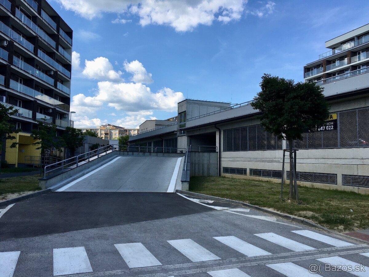 Galeria City parkovacie státie