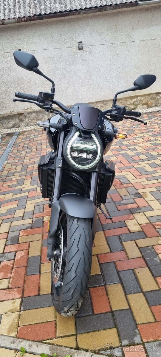 HONDA CB1000 R