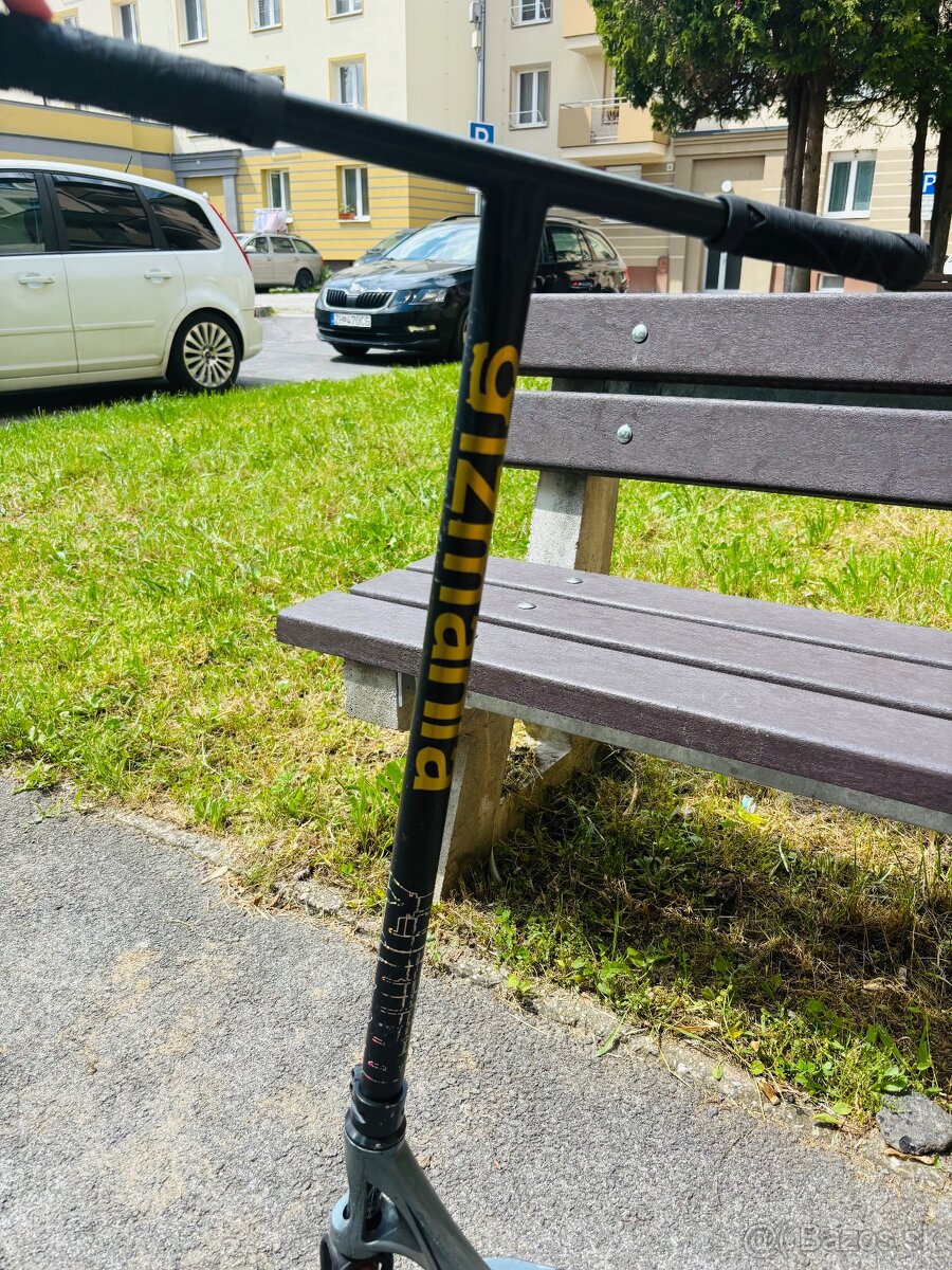 Kolobezka BLUNT PRODIGY S8 street