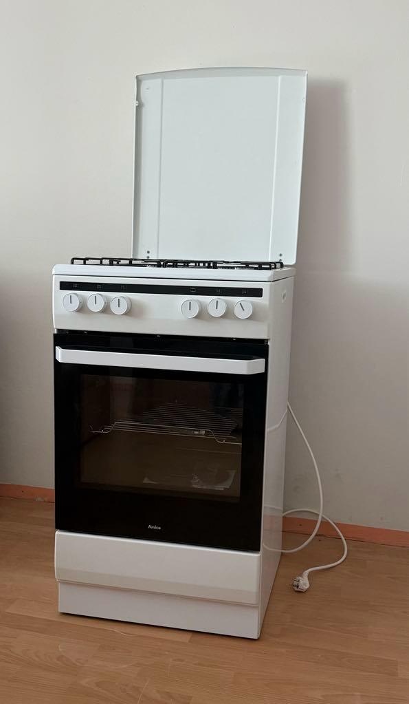 Predam plne funkčný elektrický sporák Amica