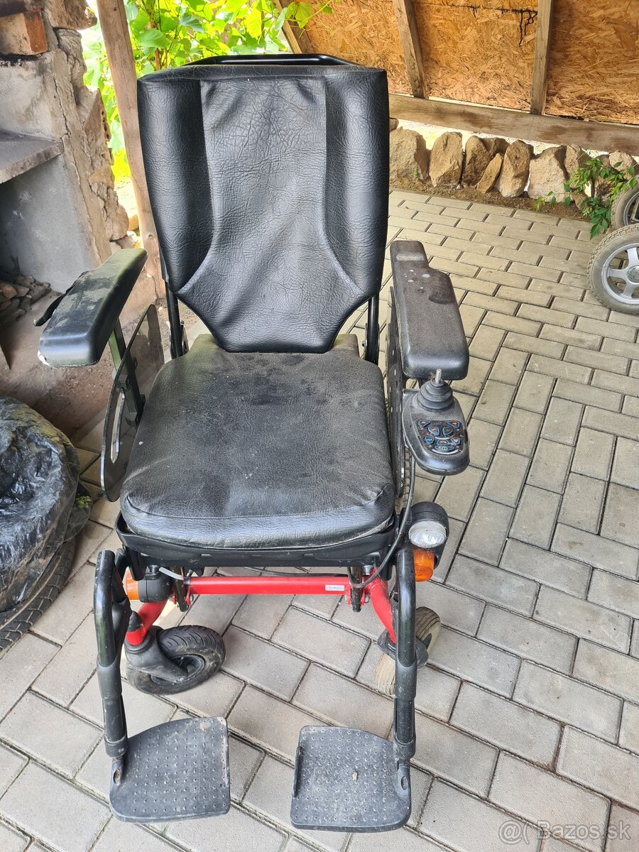 Elektrický invalidný vozík