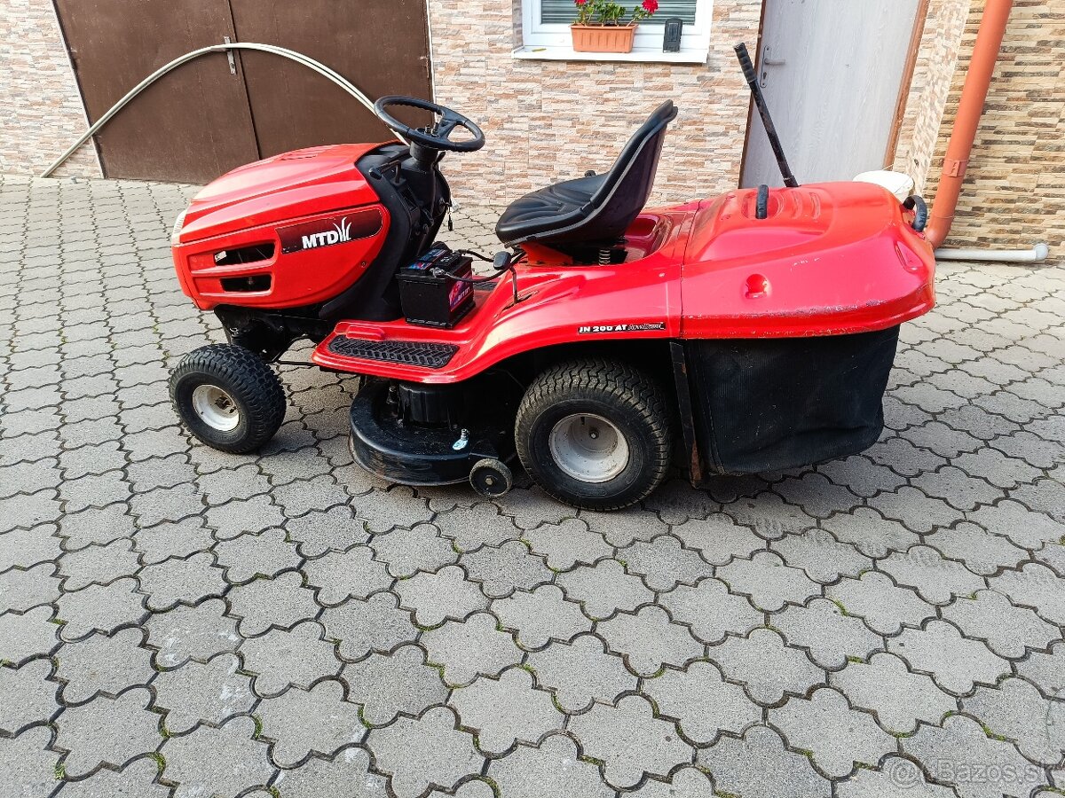 Traktorová kosačka MTD
