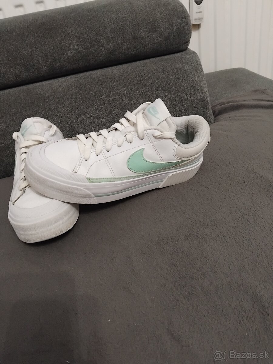 Nike tenisky