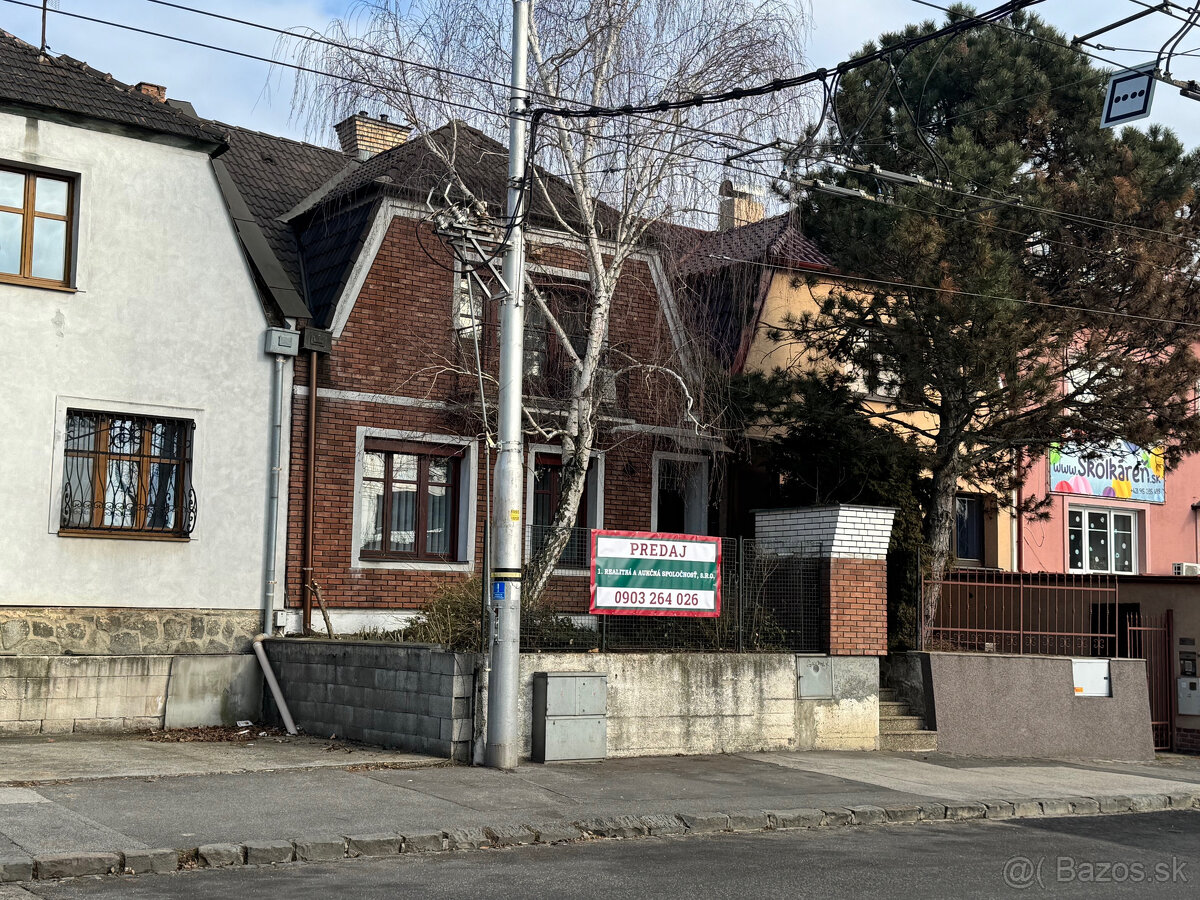 Dom s ateliérom na bývanie aj podnikanie - Patrónka