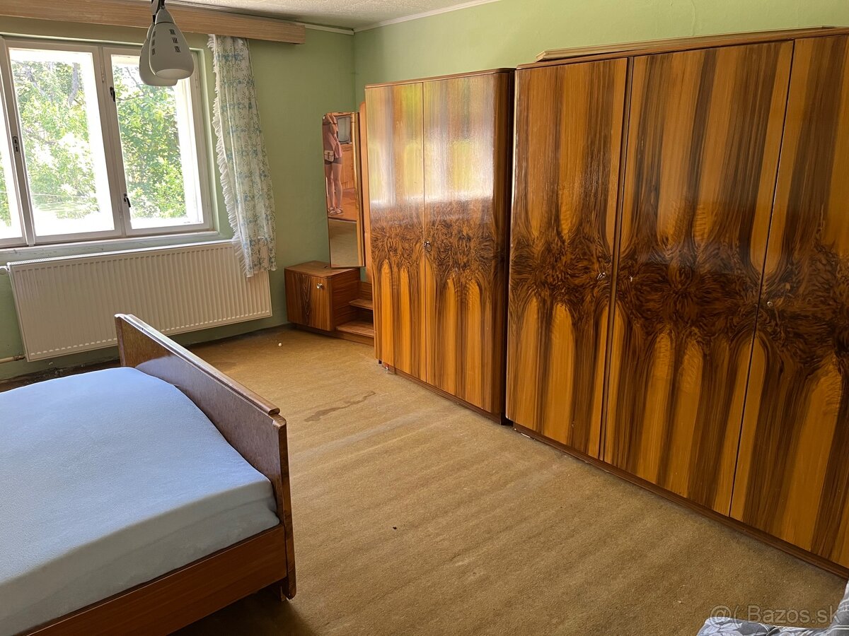 Ponúkam nábytok zo starej chalupy