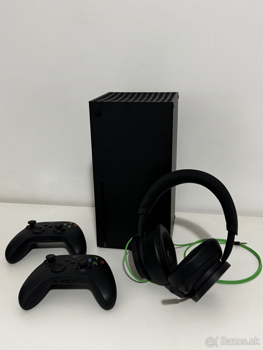 Predám Xbox Series X + 2 ovládače + príslušenstvo – záruka