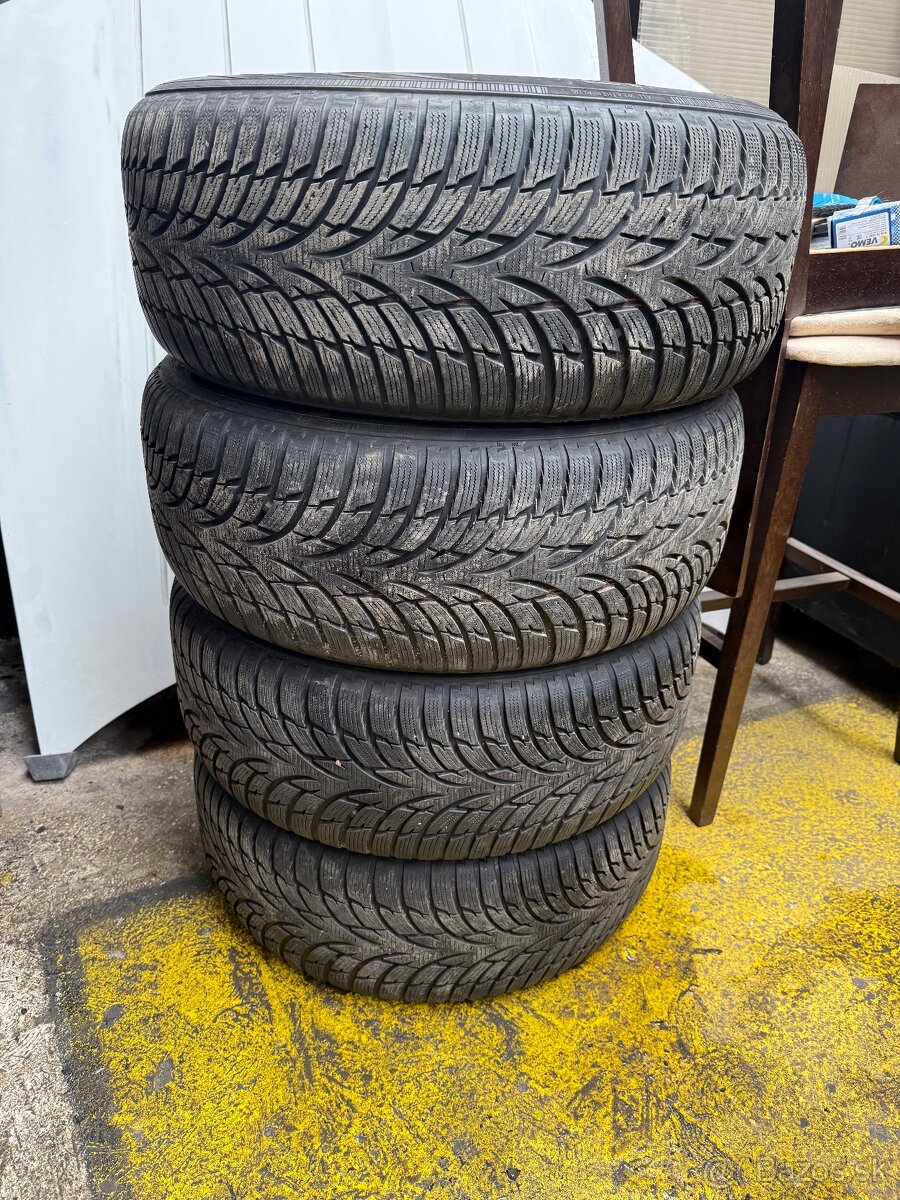 235/55 r17 Nokian Zimné