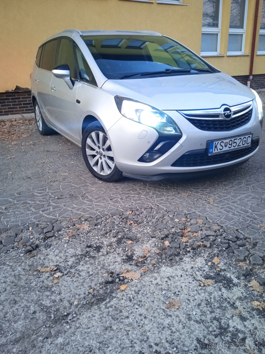 Opel zafira III turer 7miestne