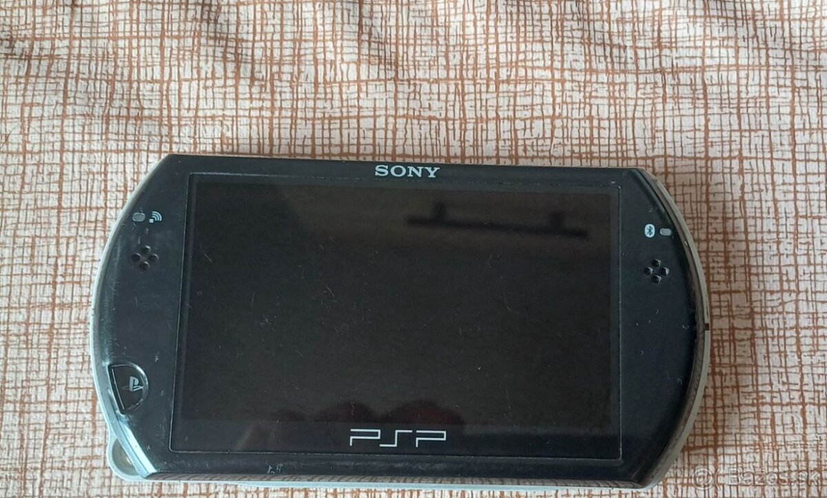 PlayStation PSP Go – výborný stav