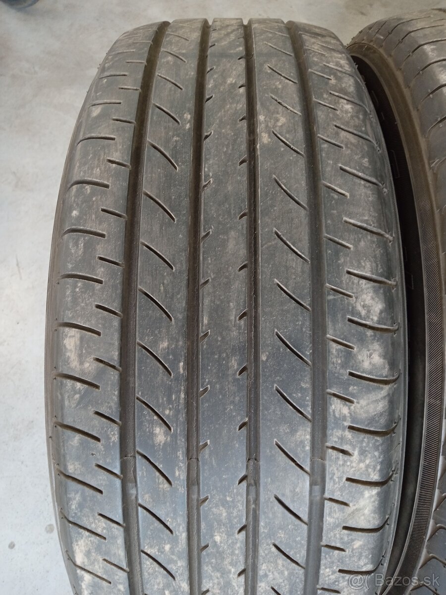 4ks letne 225/60 R18 100H YOKOHAMA BLU EARTH E51