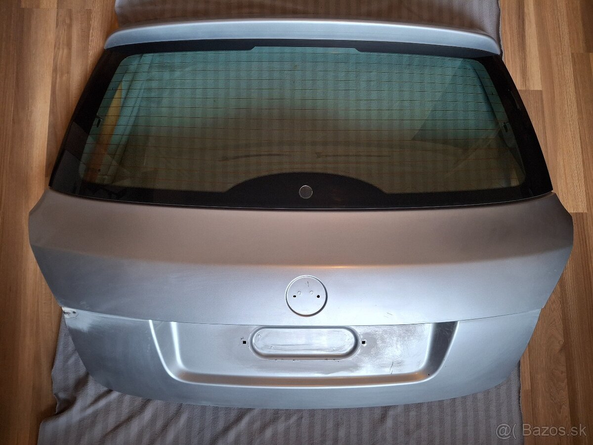 Škoda Fabia 2 kufrové dvere