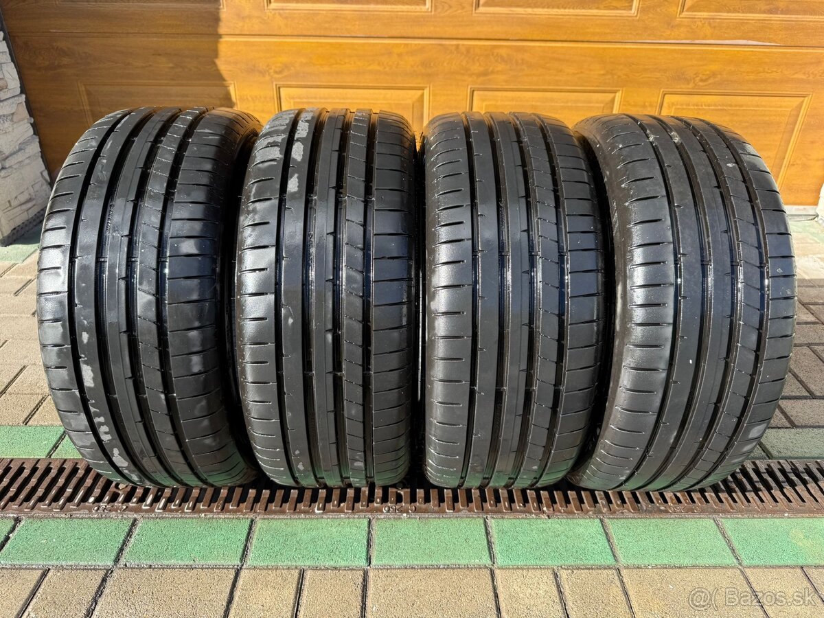 Sada Letných Pneumatik Dunlop SportMaxx RT2 225/40 R18