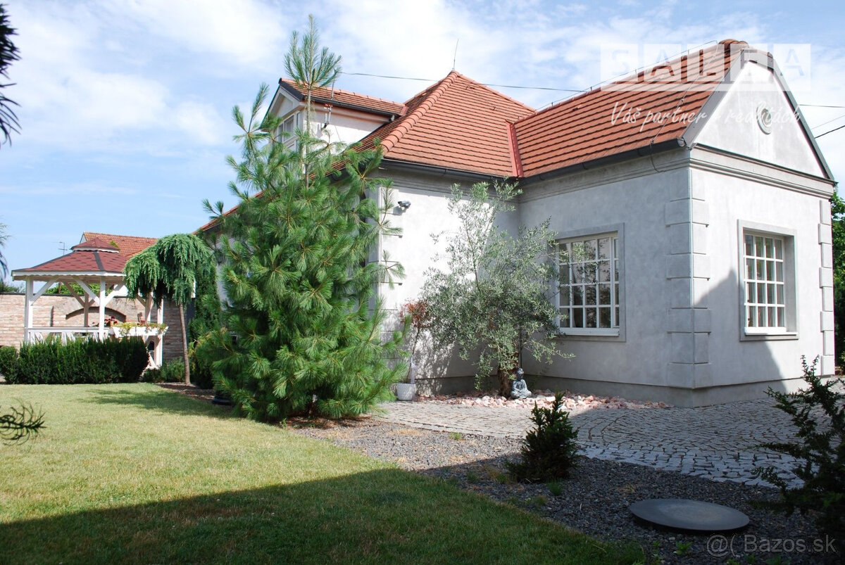 3 izbový rodinný dom s veľkorysým pozemkom 943 m2 v Šali po