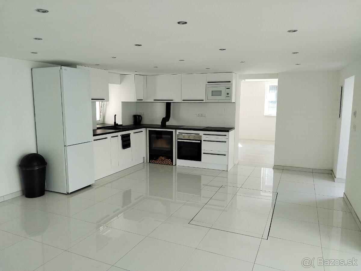 Predaj:2-izbový RODINNÝ DOM s pozemkom 173 m2, Turč. Kľačany