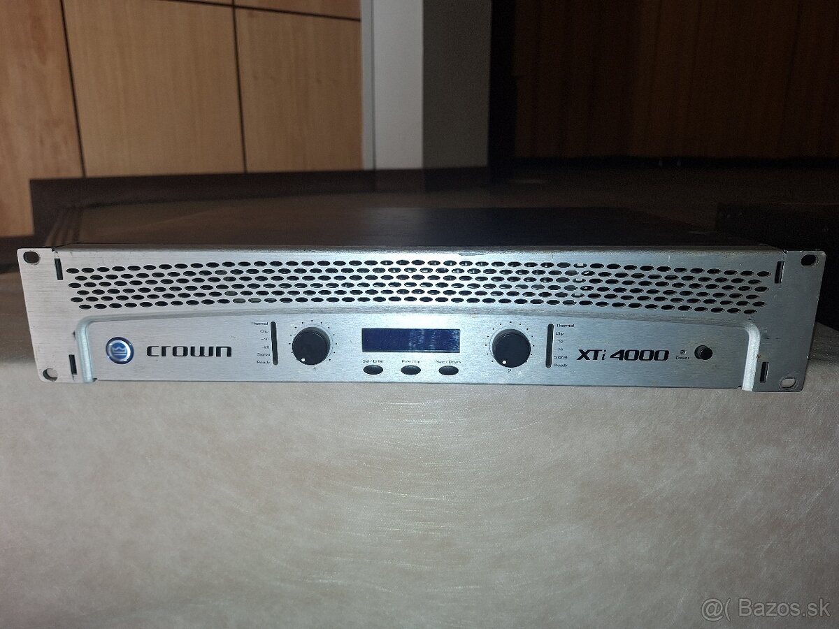 Zosilňovač Crown Xti 4000.