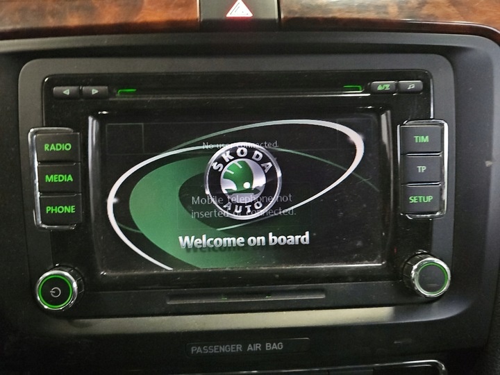 Predám autorádio 2Din originál Škoda 3T0035156B