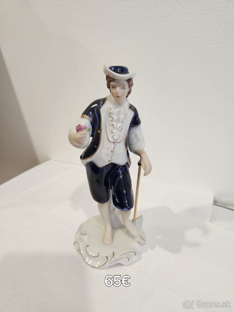 Porcelánova soška - pánko s kvetinkou -Royal dux