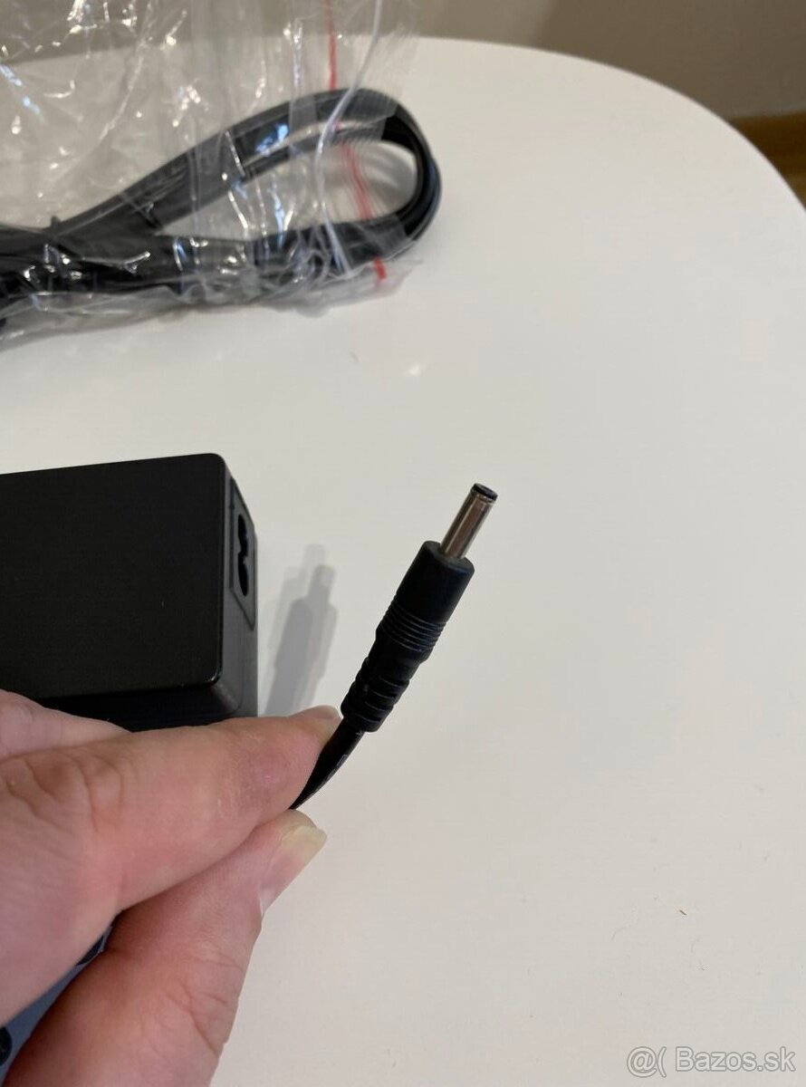 Nabíjačka na notebook Asus 19V 3,42A rozmer 4x1,35