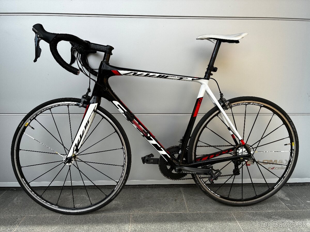 Predám karbónový cestný bicykel Scott