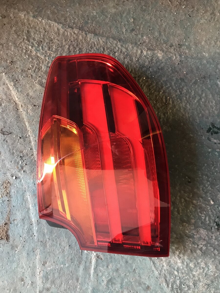 Prevé zadné svetlo BMW gt3