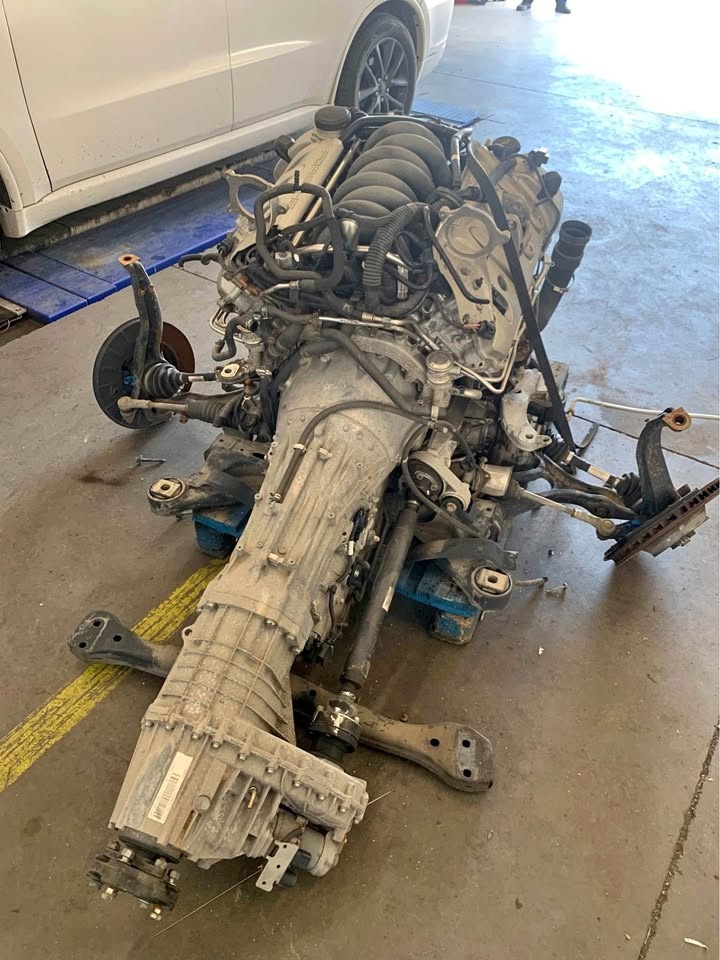 Motor M48 a iné diely (lacno)