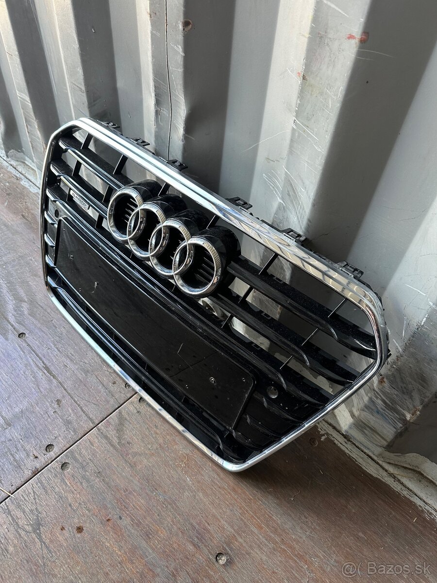 Audi A5 (2012) S-line- nepoškodená maska