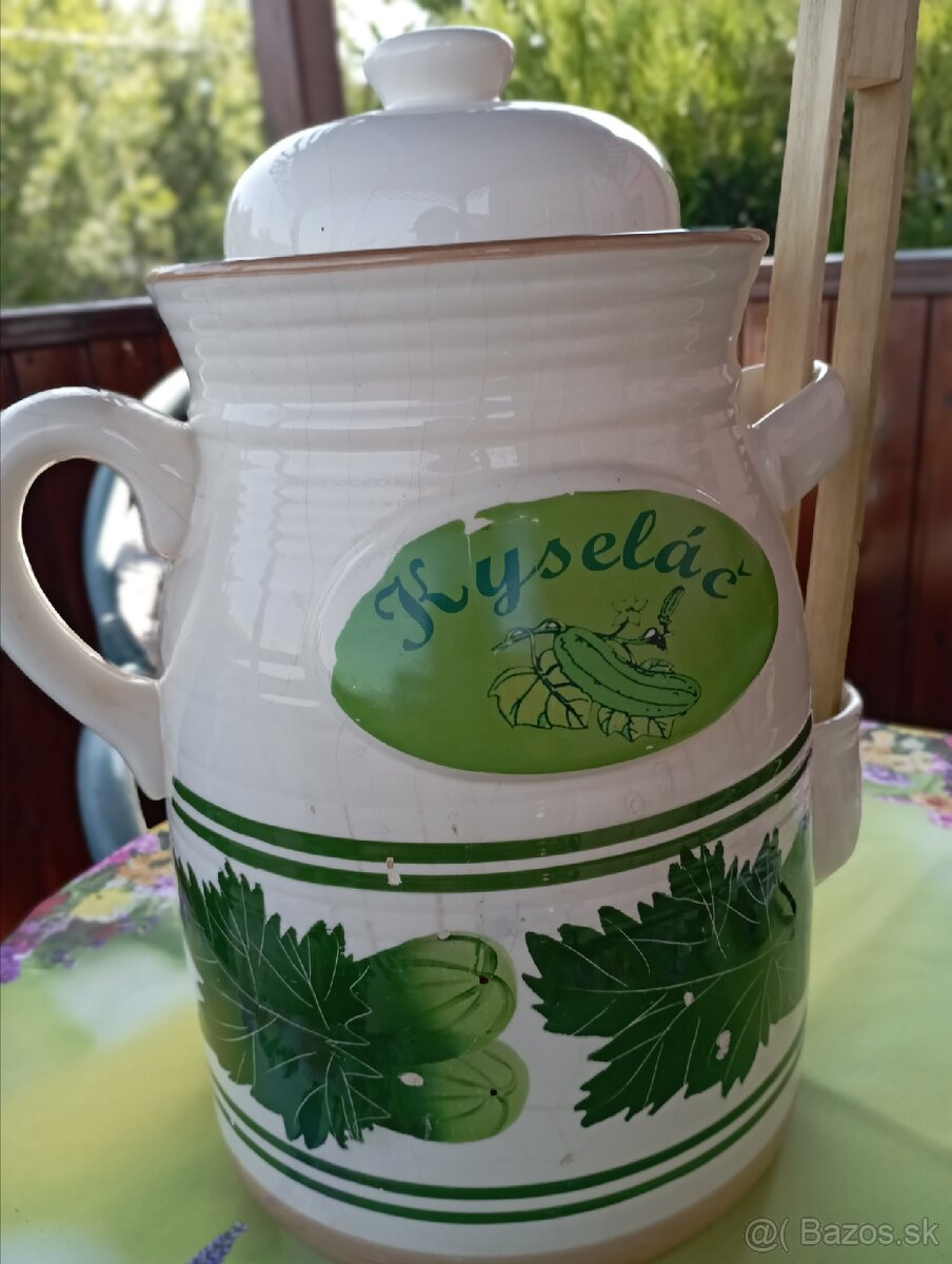 Keramická nádoba na kvasené uhorky