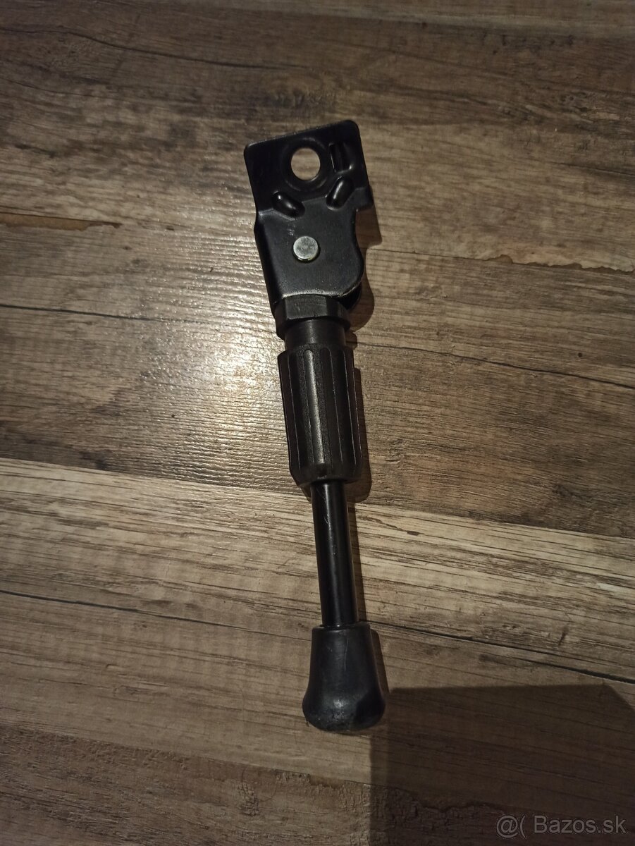 Stojan na detský bicykel.