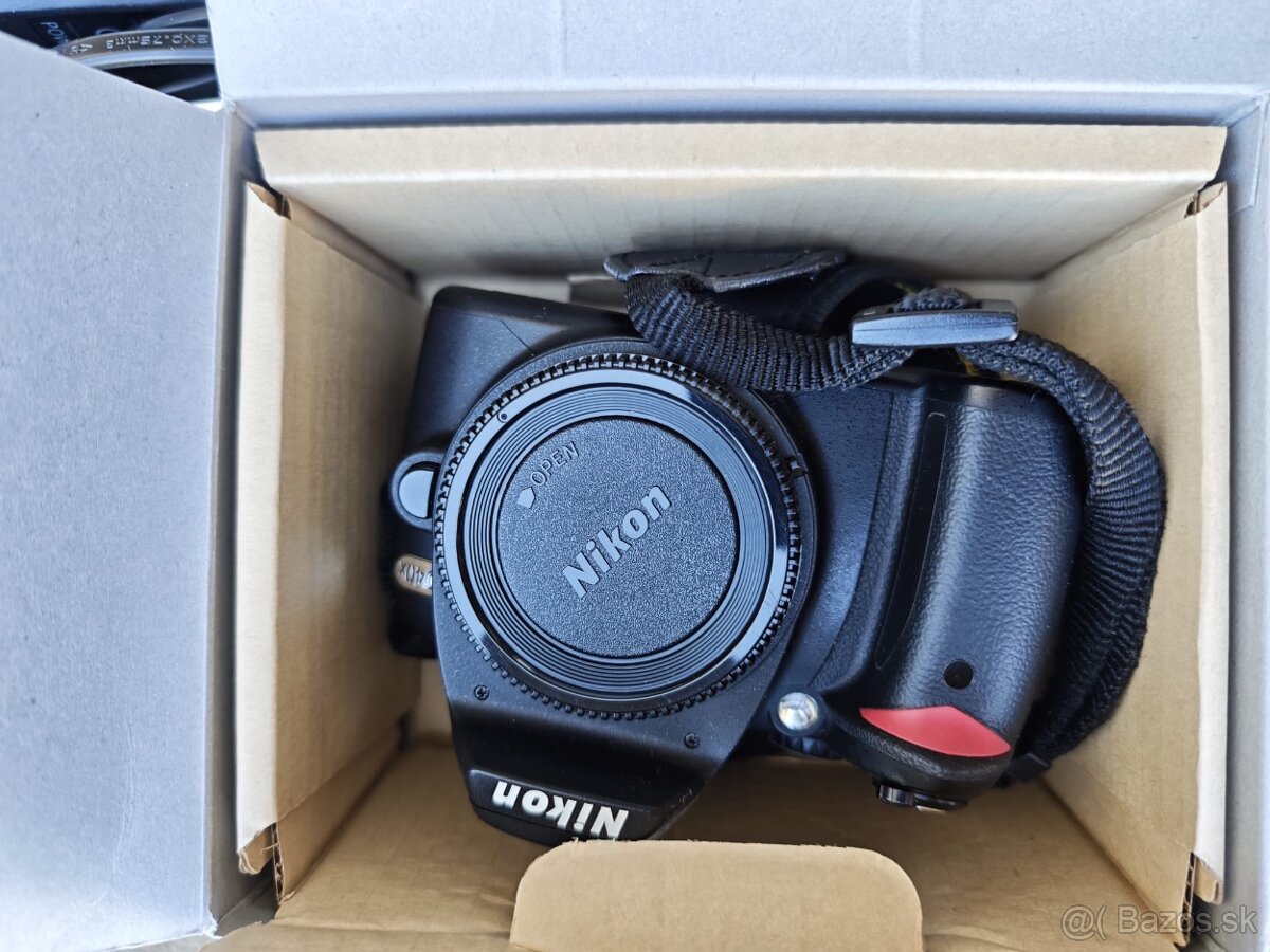 Nikon D3000