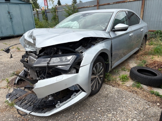 Škoda Superb 2.0 TDI SCR Style DSG havarovana