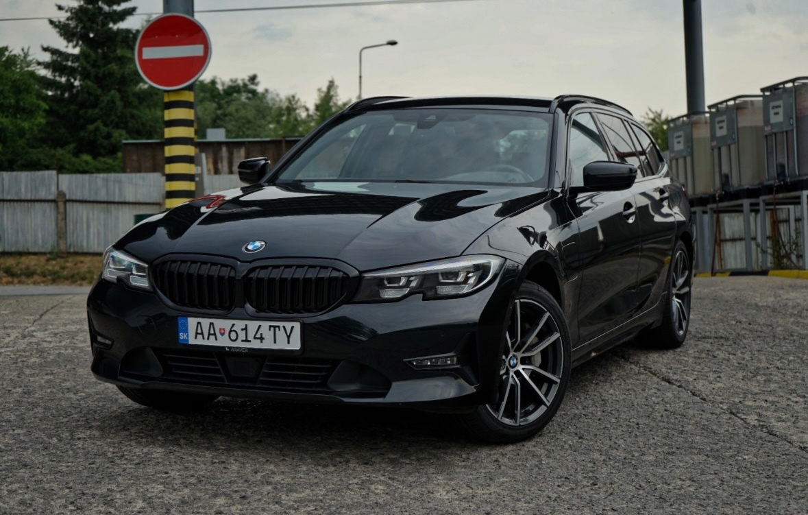 BMW Rad 3 Touring 330e PHEV A/T