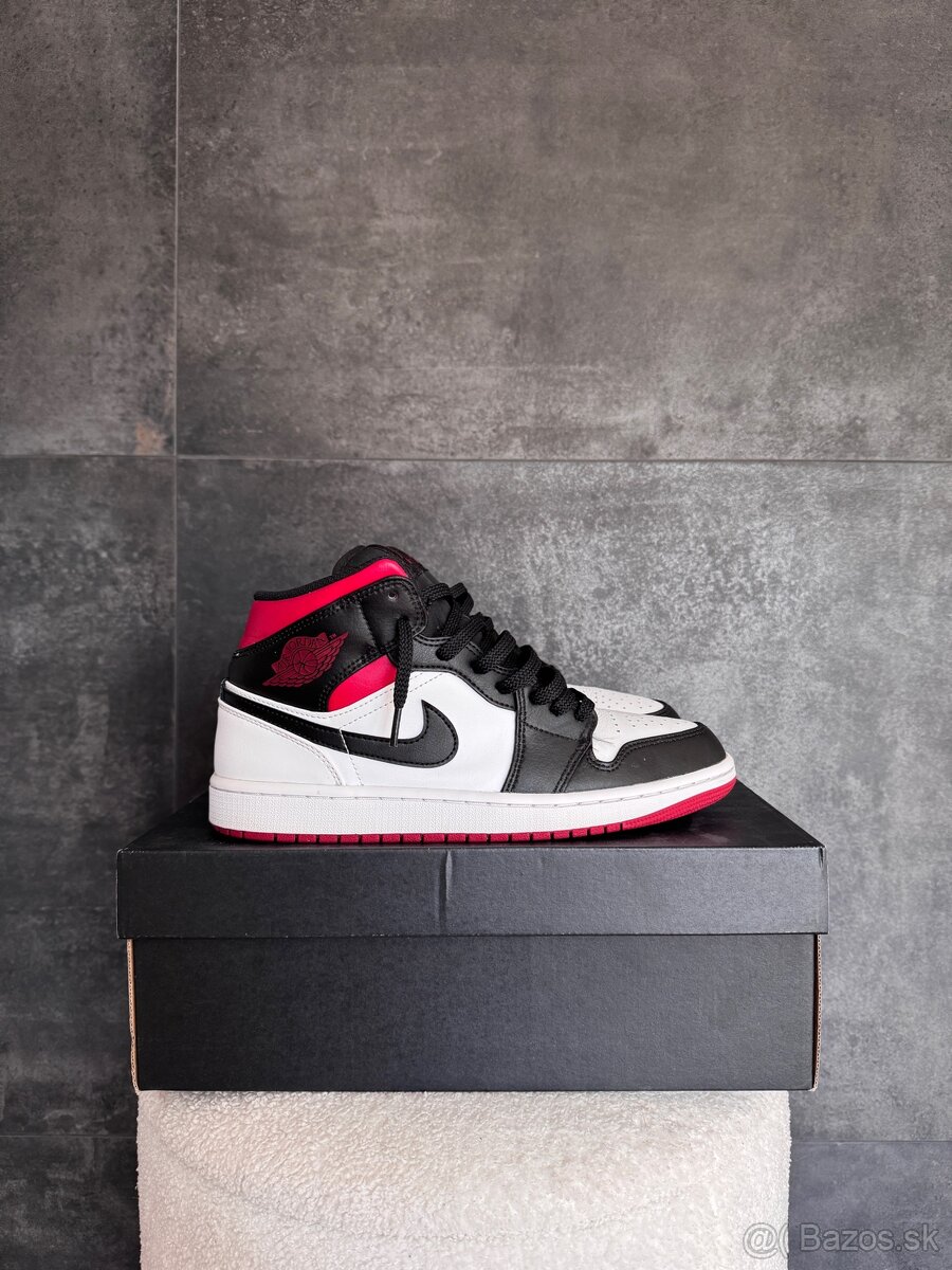 🔥Air Jordan 1 mid “ Gym Red “