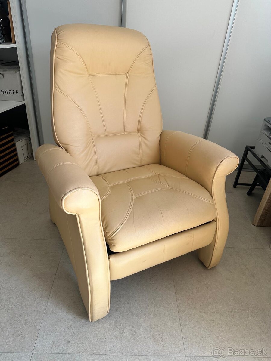 Kožené rozkladací kreslo