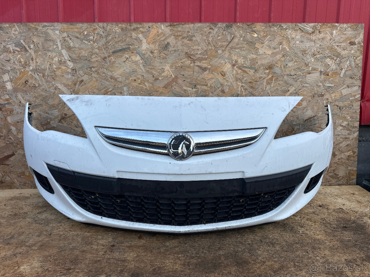 PRODÁM PŘEDNÍ NÁRAZNÍK OPEL ASTRA J GTC