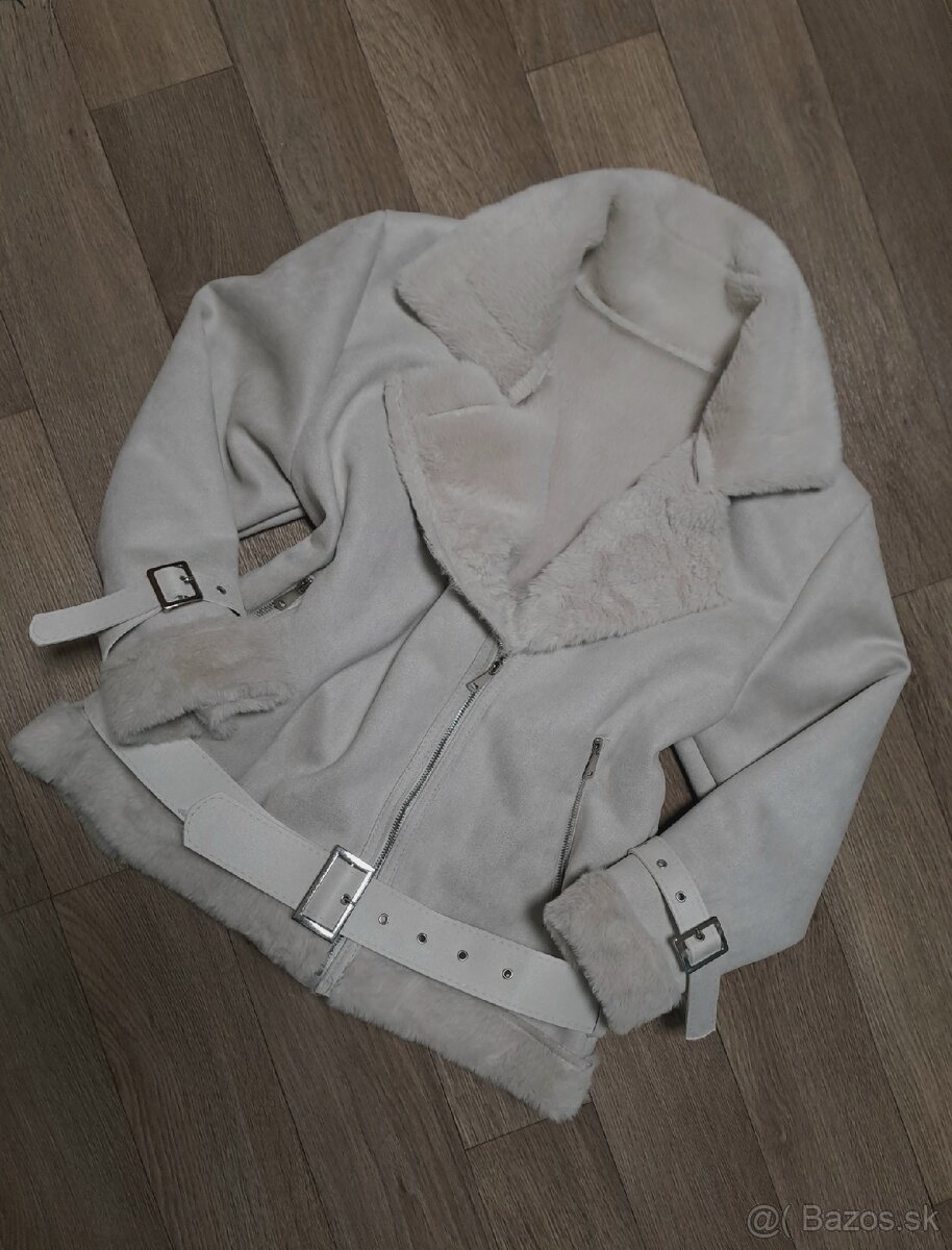 Nádherná bundička s kožušinkou veľkosť XL/XXL