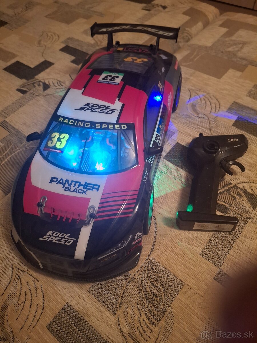 Autíčko na dialkové ovládanie