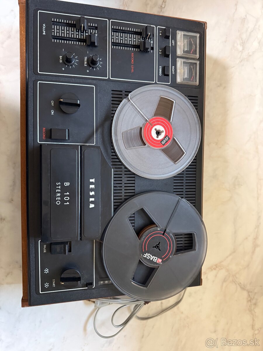 Tesla B 101 stereo