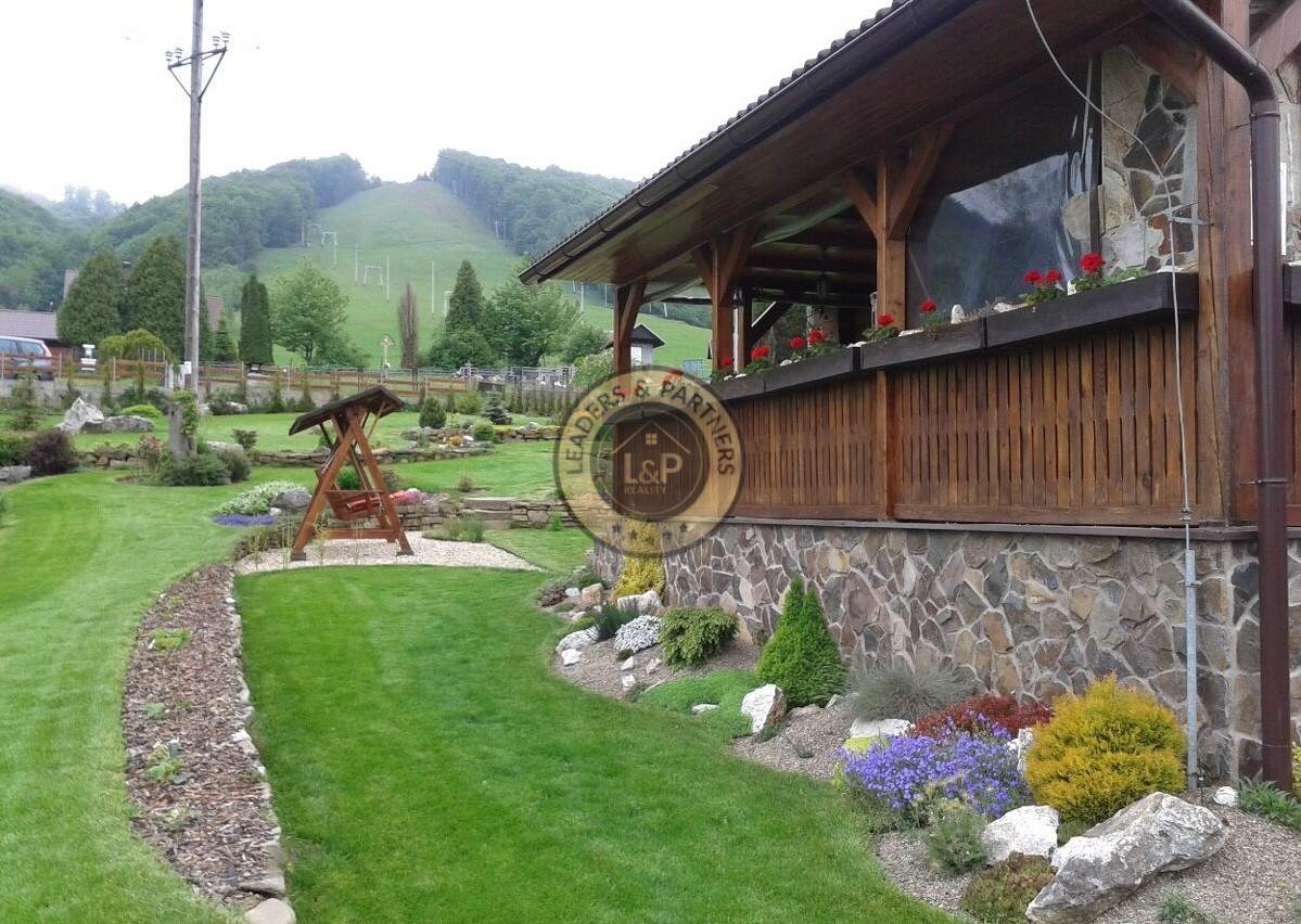 Na predaj - ZRUBOVÁ REKREAČNÁ CHATA v Regetovke