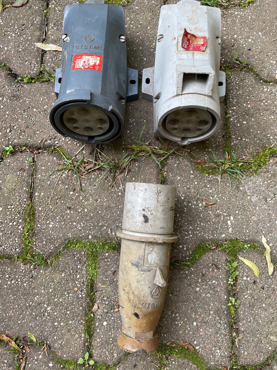 Zásuvka a zastrčka silnoprúdová, 63A