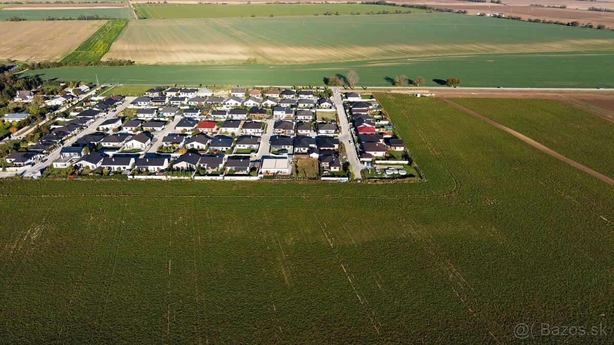 Slnečný pozemok o výmere 597 m2, Potôčky / Dolná Krupá /