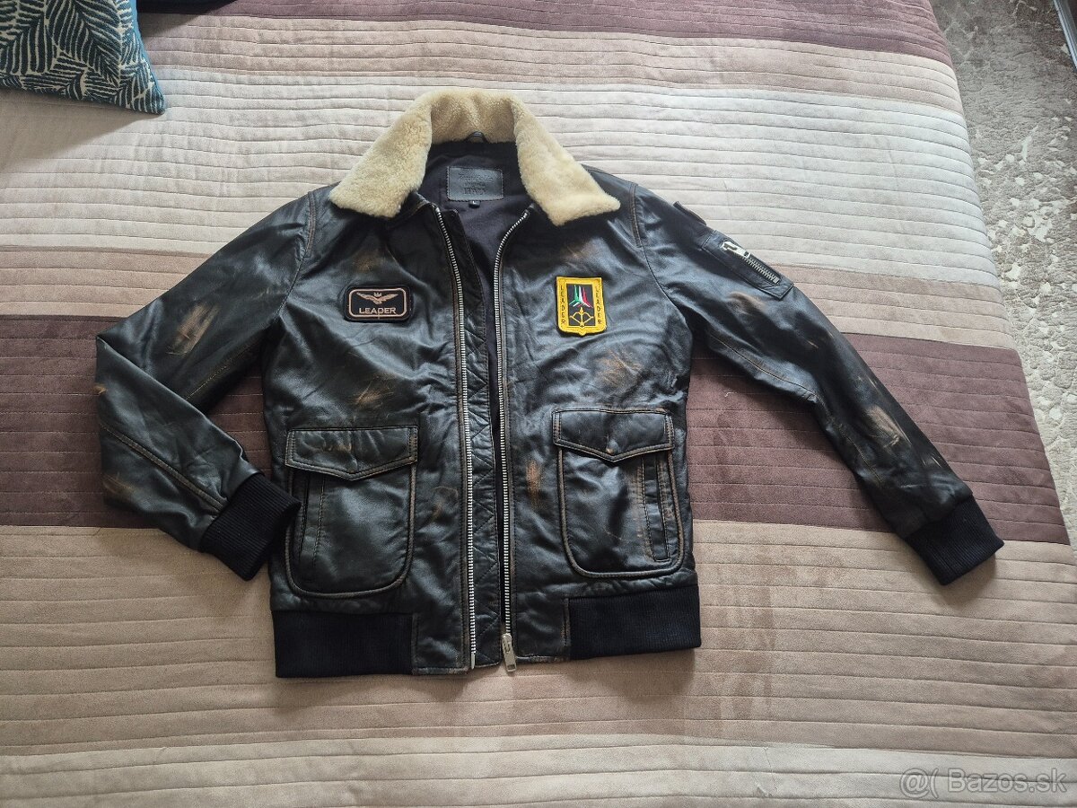 Krásna kožená bunda