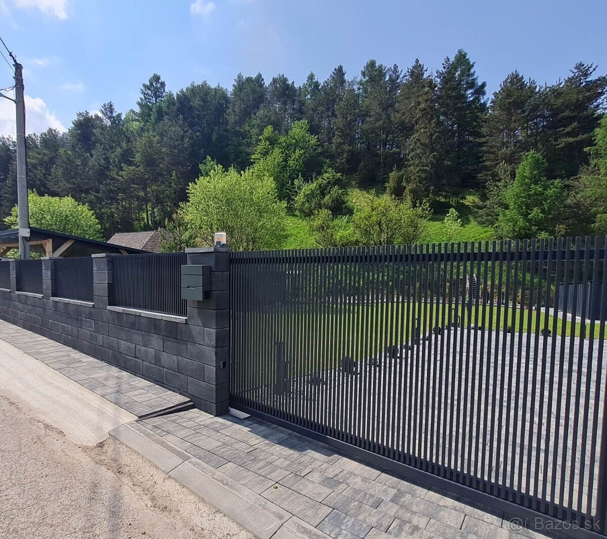 Brány, ploty, zábradlia, bráničky, plotové dielce, pergoly