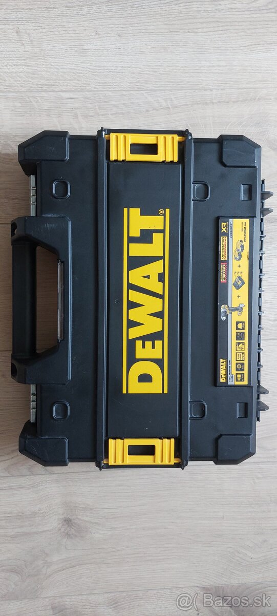 DeWalt kufor