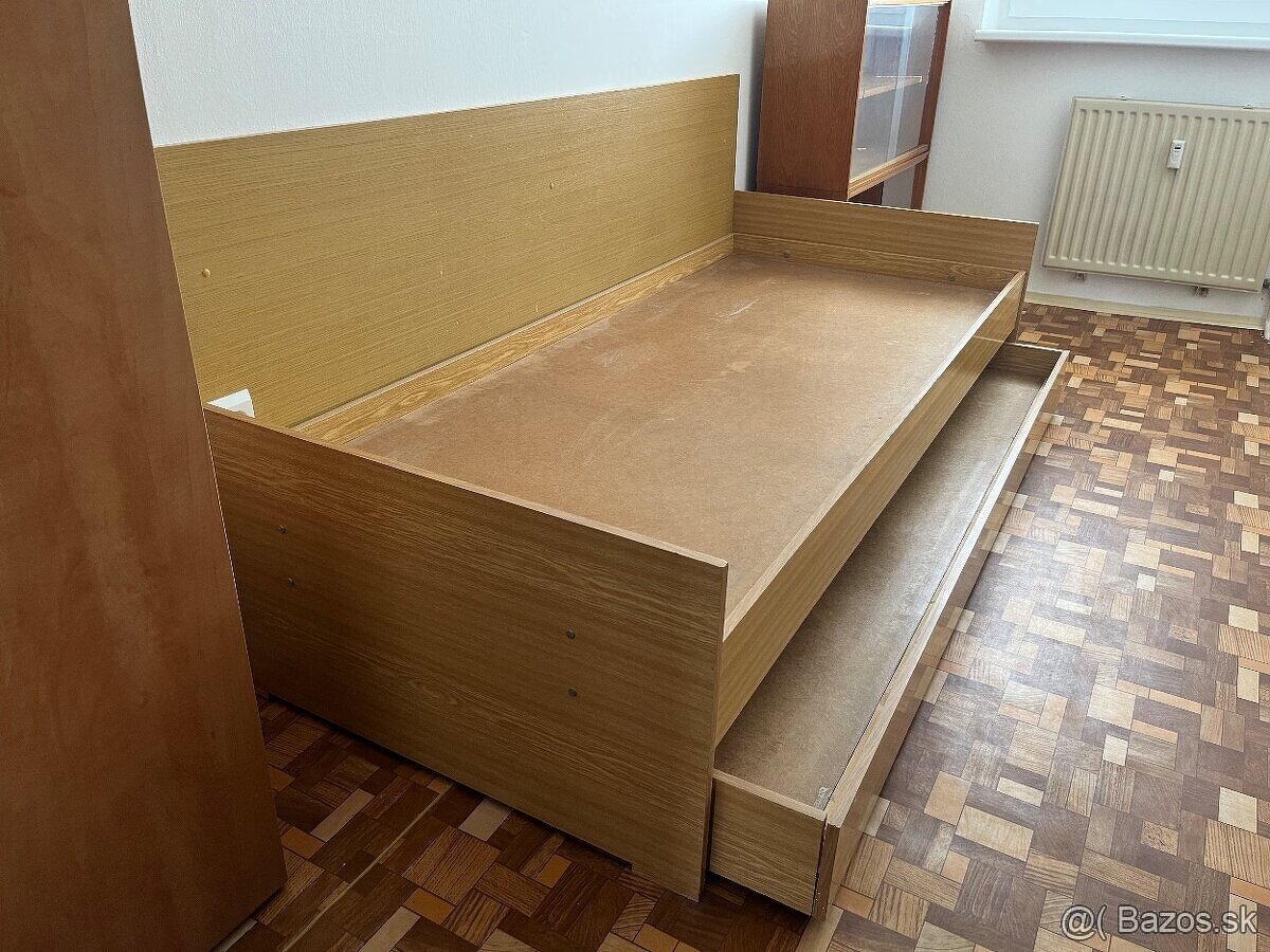 Darujem vysúvaciu posteľ, pre 2 osoby