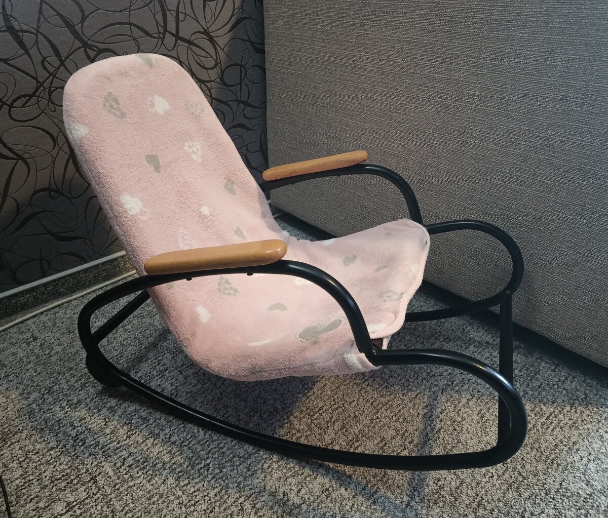 Retro hojdacie kreslo zrenovované