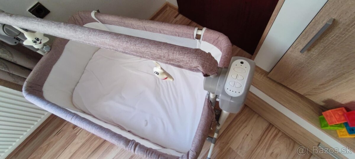 Elektronická cestovná  postieľka pre bábätko