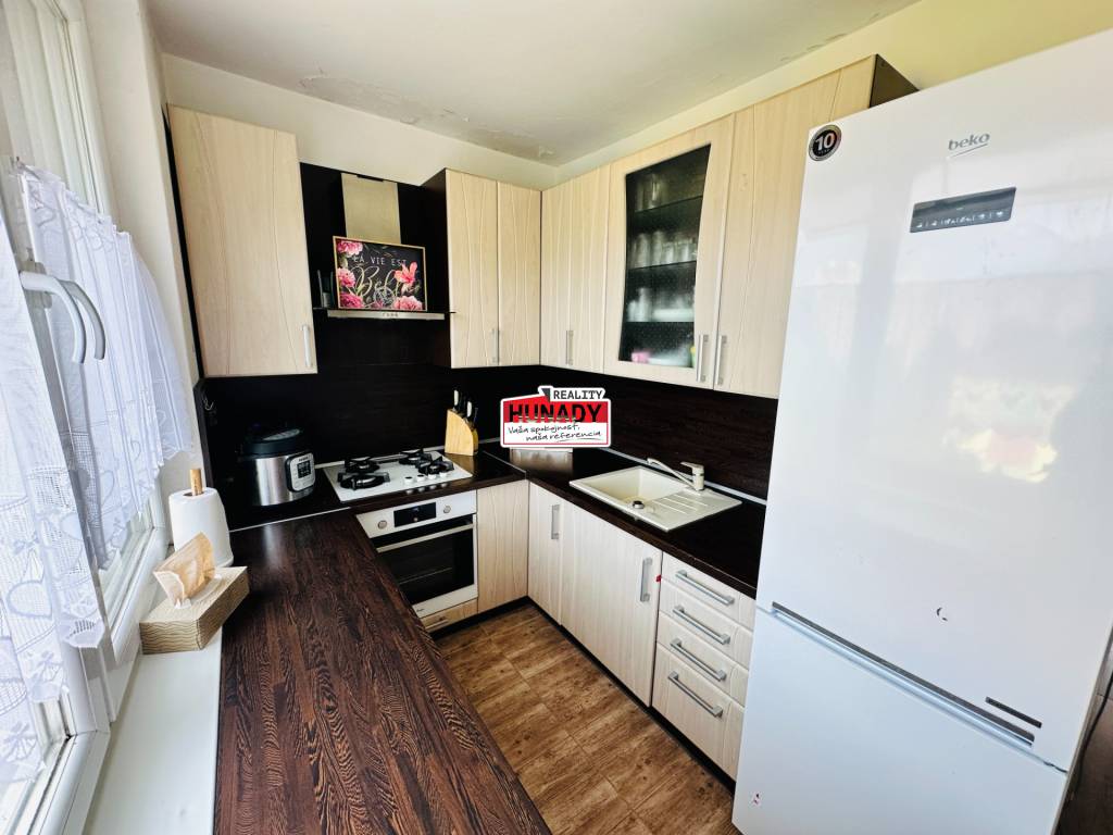 ZNÍŽENÁ CENA (69 m²) 3i BYT S BALKÓNOM NA SÍDLISKU TARČA