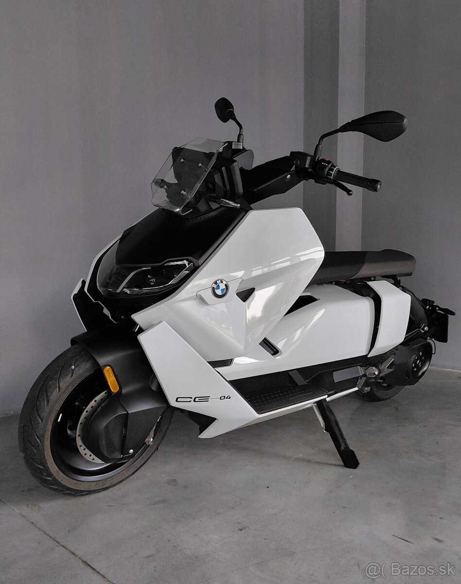 BMW CE 04
