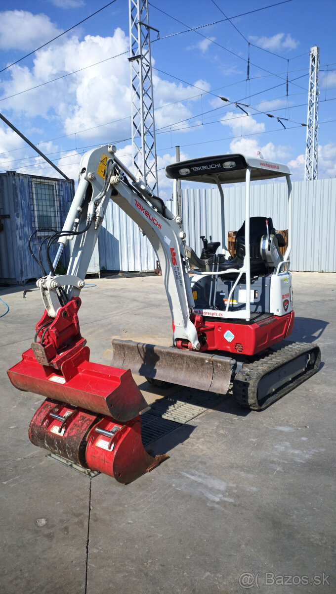 Takeuchi TB215R | 2019 | 1 645 MTH