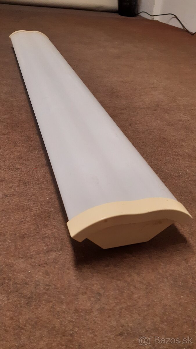 Stropné žiarivkové svietidlá